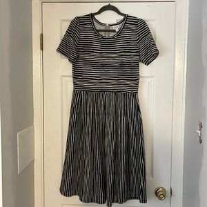 EUC LuLaRoe Amelia